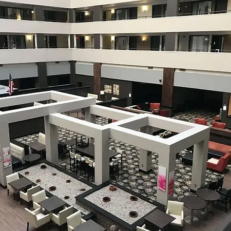 Ramada By Wyndham Southfield-2